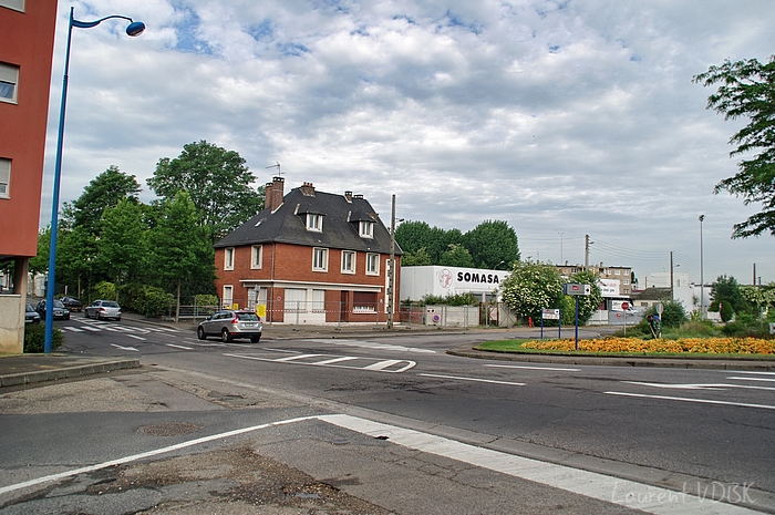 Rue Vincent Auriol, en bas du pont d'Eauplet à Sotteville