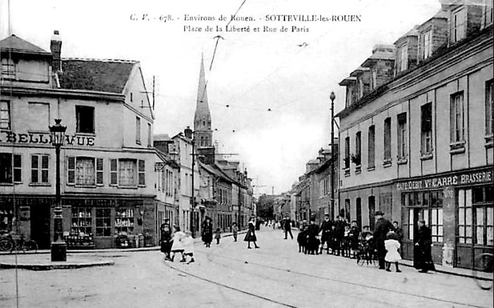 Place de la liberté et rue de Paris - carte postale