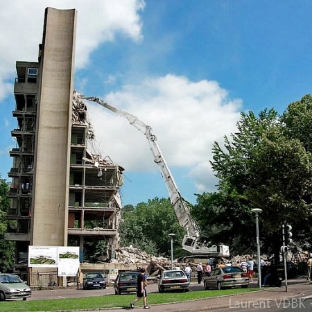 Démolition de l'internat du lycée Marcel Sembat à Sotteville-lès-Rouen en 2006