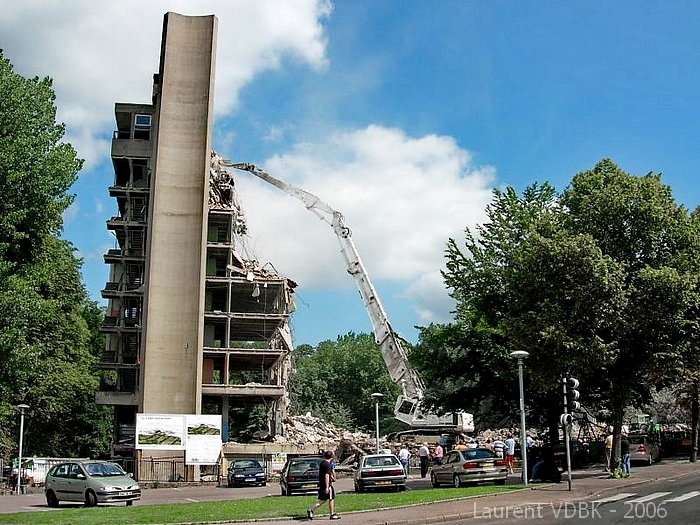 Démolition de l'internat du lycée Marcel Sembat à Sotteville-lès-Rouen en 2006