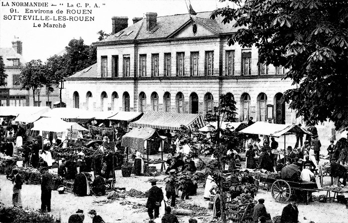 Sotteville-lès-Rouen - Espace Marcel Lods - L'ancienne mairie et le marché sur la place