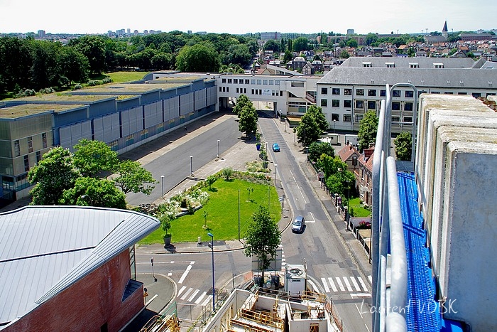 Sotteville-lès-Rouen vu du haut de la grue du chantier de la résidence "l'Orée du Bois" : le lycée marcel Sembat et la rue léon Salva