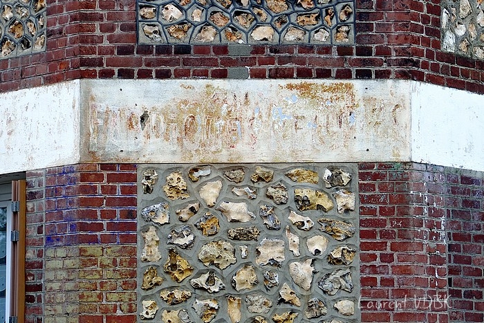Traces d'une ancienne enseignes rue du Madrillet à Sotteville-lès-Rouen