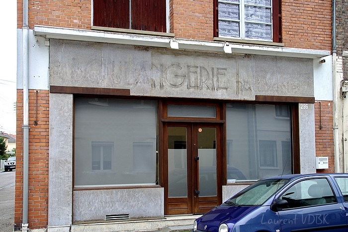 Traces d'une ancienne enseignes boulangerie rue de Paris à Sotteville-lès-Rouen