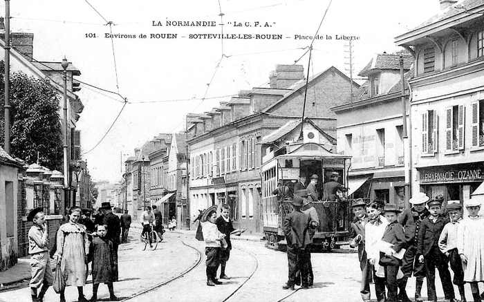 Tramway place de la Liberté à Sotteville-lès-Rouen