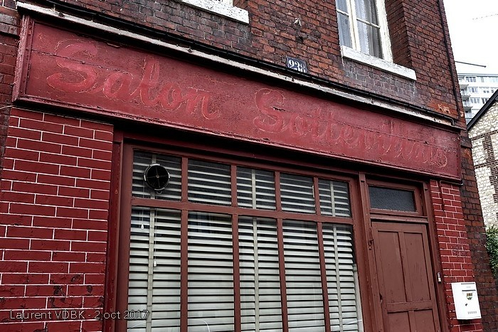 Ancienne enseigne peinte sur devanture en bois (Salon Sottevillais) - Rue de Paris - Sotteville-lès-Rouen