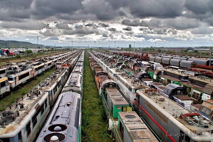 Cimetière des trains et des locomotives à la gare de triage de Sotteville-lès-Rouen