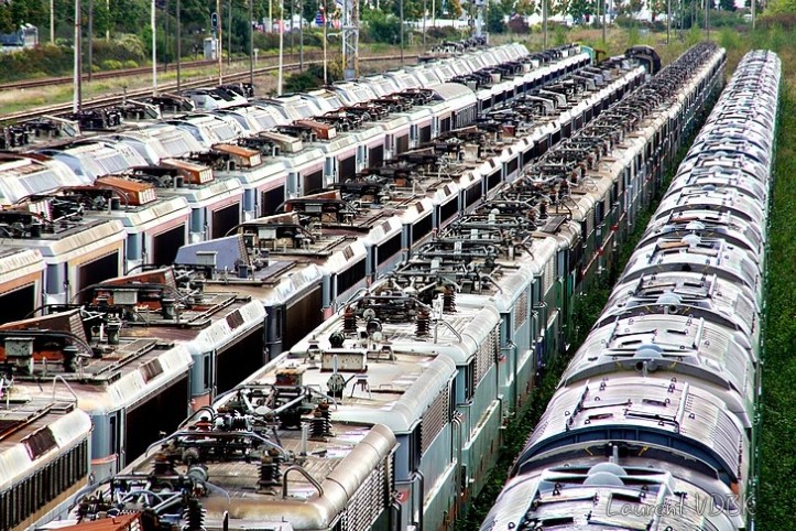 Cimetière des trains et des locomotives à la gare de triage de Sotteville-lès-Rouen