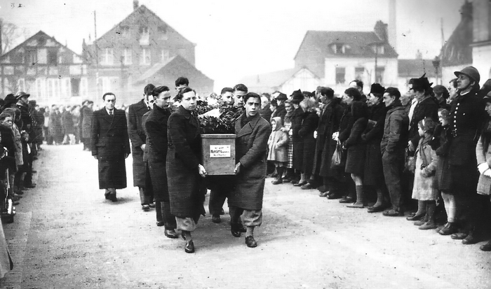 Obsèques suite aux bombardemants de la seconde guerre mondiale à Sotteville-lès-Rouen