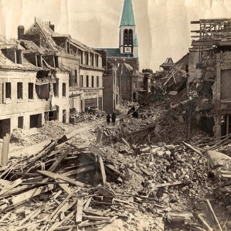 Décombres Rue de Paris suite au bombardement - Ruines dans Sotteville-lès-Rouen détruite - Eglise Notre Dame de l'Assomption