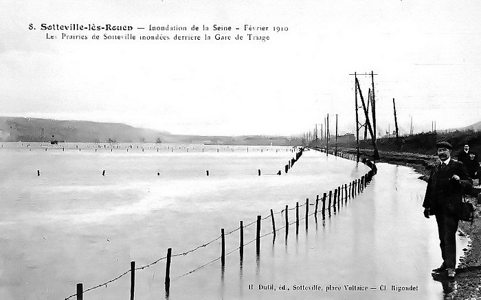 Crue de la Seine en 1910 dans les prairies de Sotteville-lès-Rouen