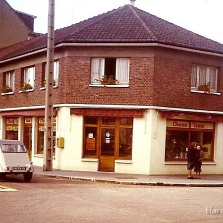 Sotteville-lès-Rouen - Magasin de chaussures à l'angle des rues de Paris et Raspail