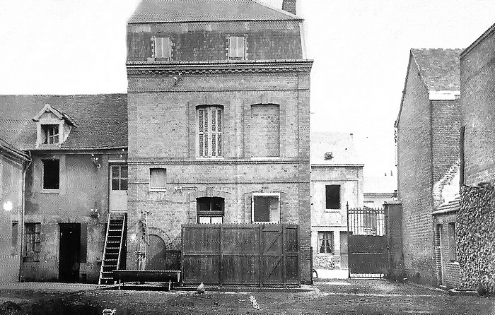 Cour de la ferme Lavacher, rue Raspail - Sotteville-lès-Rouen