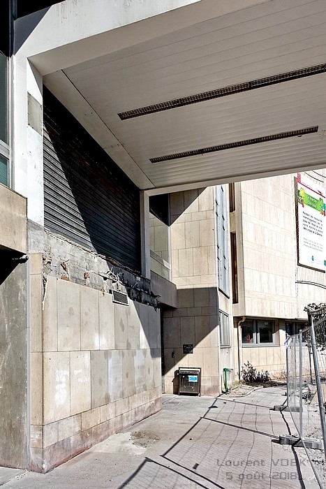 Chantier de la place de l'Hôtel de Ville : Il n'y a plus d'escalier pour accéder à la mairie - Sotteville-lès-Rouen