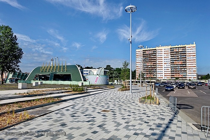 Sotteville : La place de l'Hôtel de Ville rénovée