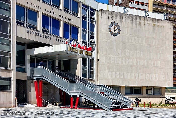 Sotteville : Le parvis de l'Hôtel de Ville rénové