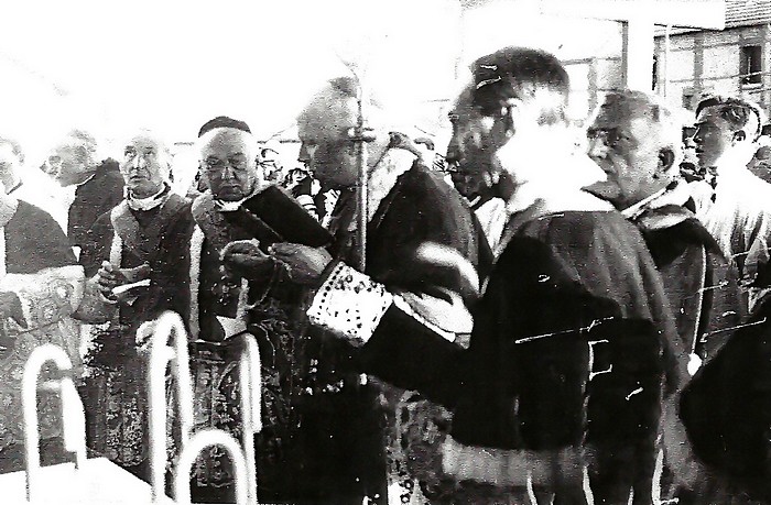 Premiere pierre église Saint Vincent de Paul