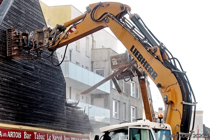 Démolition de l'ancien bar-tabac Le Narval rue Raspail à Sotteville-lès-Rouen