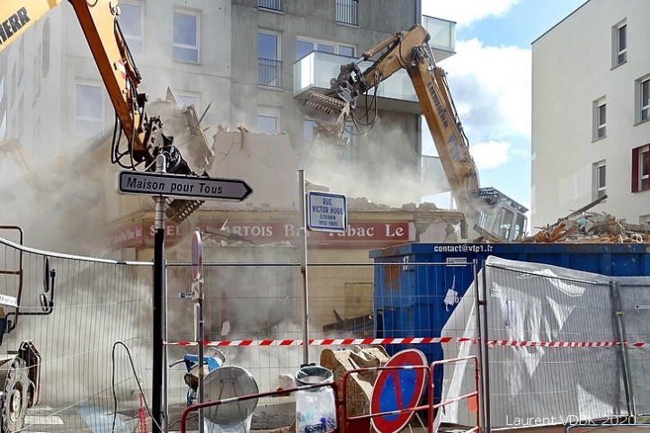 Démolition de l'ancien bar-tabac Le Narval rue Raspail à Sotteville-lès-Rouen