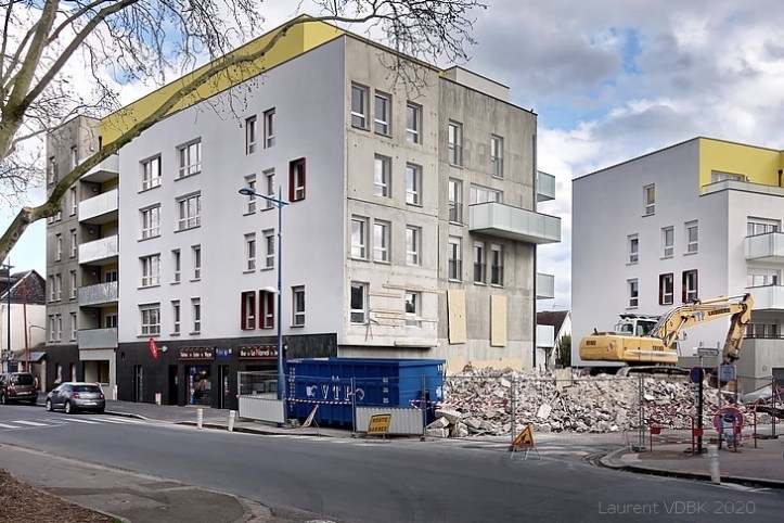 Démolition de l'ancien bar-tabac Le Narval rue Raspail à Sotteville-lès-Rouen