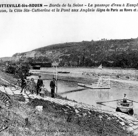 Carte postale ancienne du passage d'eau d'Eauplet à Sotteville-lès-Rouen