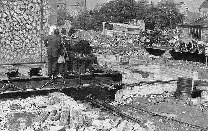 Déplacement d'une maison sur des rails à Sotteville-lès-Rouen