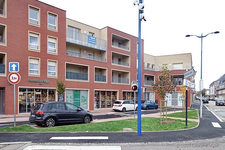 Le Carrefour City et la résidence George Sand rue Méridienne et place Volaire à Sotteville-lès-Rouen