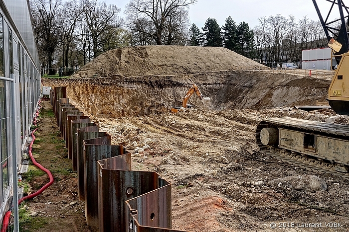 Travaux de creusement du trou pour la construction du gymnase Sembat à Sotteville-lès-Rouen