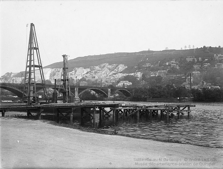 Début des travaux d'étayage du nouveau Pont aux Anglais sur la Seine, Sotteville-lès-Rouen