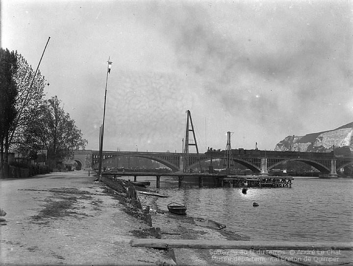 Début des travaux d'étayage du nouveau Pont aux Anglais sur la Seine, Sotteville-lès-Rouen