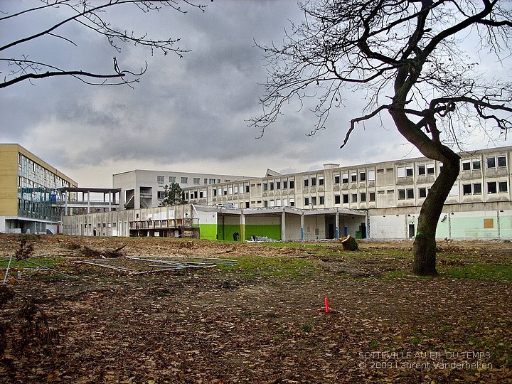 Chantier de démolition des anciens ateliers du lycée Marcel Sembat à Sotteville-lès-Rouen