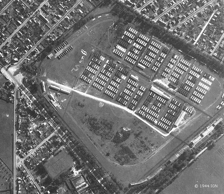 Vue aérienne du champ de courses des Bruyères à Sotteville-lès-Rouen - Camp médical pendant la guerre