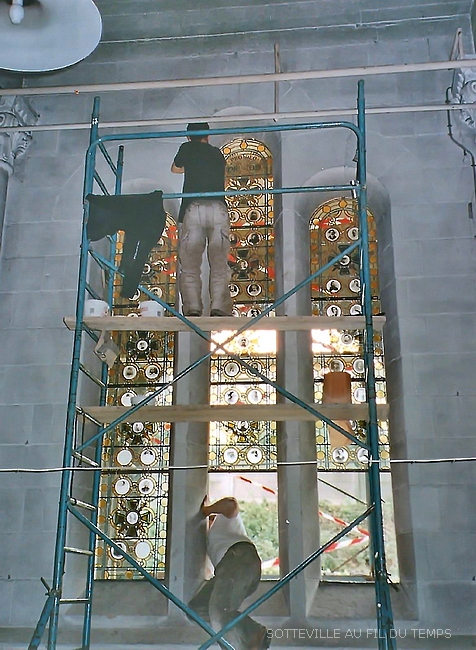 Rénovation des vitraux de la crypte Notre-Dame de Lourdes à Sotteville-lès-Rouen