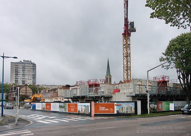 Construction d'un immeuble à l'emplacement des salles paroissiales et du presbytère rue Raspail à Sotteville-lès-Rouen