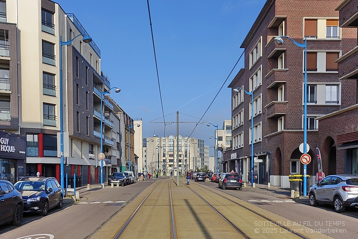 Place Voltaire et rue de Sotteville  à sotteville les Rouen