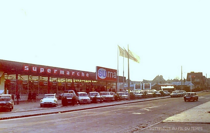 Suma à Sotteville-lès-Rouen, devenu Stoc, puis Champion, puis Carrefour Market. 